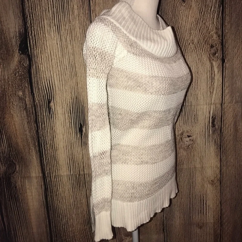 AERIE LONG SLEEVED SWEATER SMALL CREAM & BEIGE